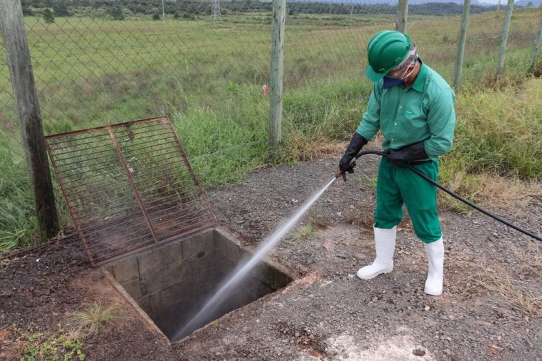 Limpeza Industrial com Hidrojateamento